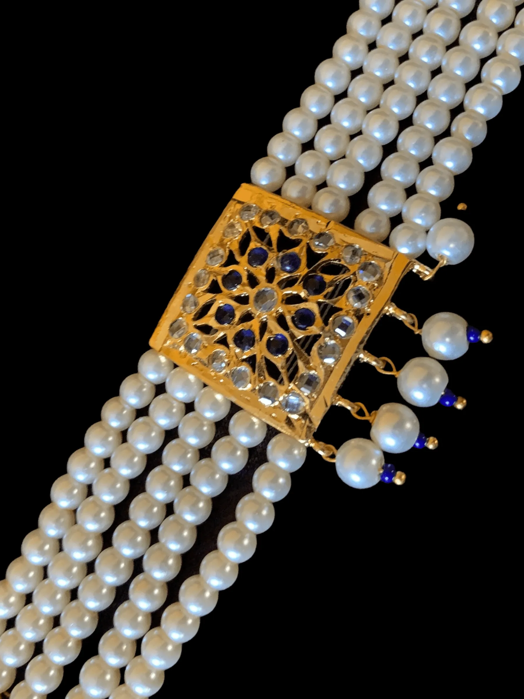 B74 Ariha  pearl bracelet - blue      ( SHIPS IN 4 WEEKS )