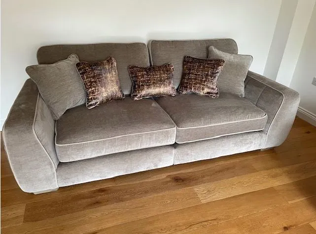 Carson 4 Seater Split Sofa Contrast Piping