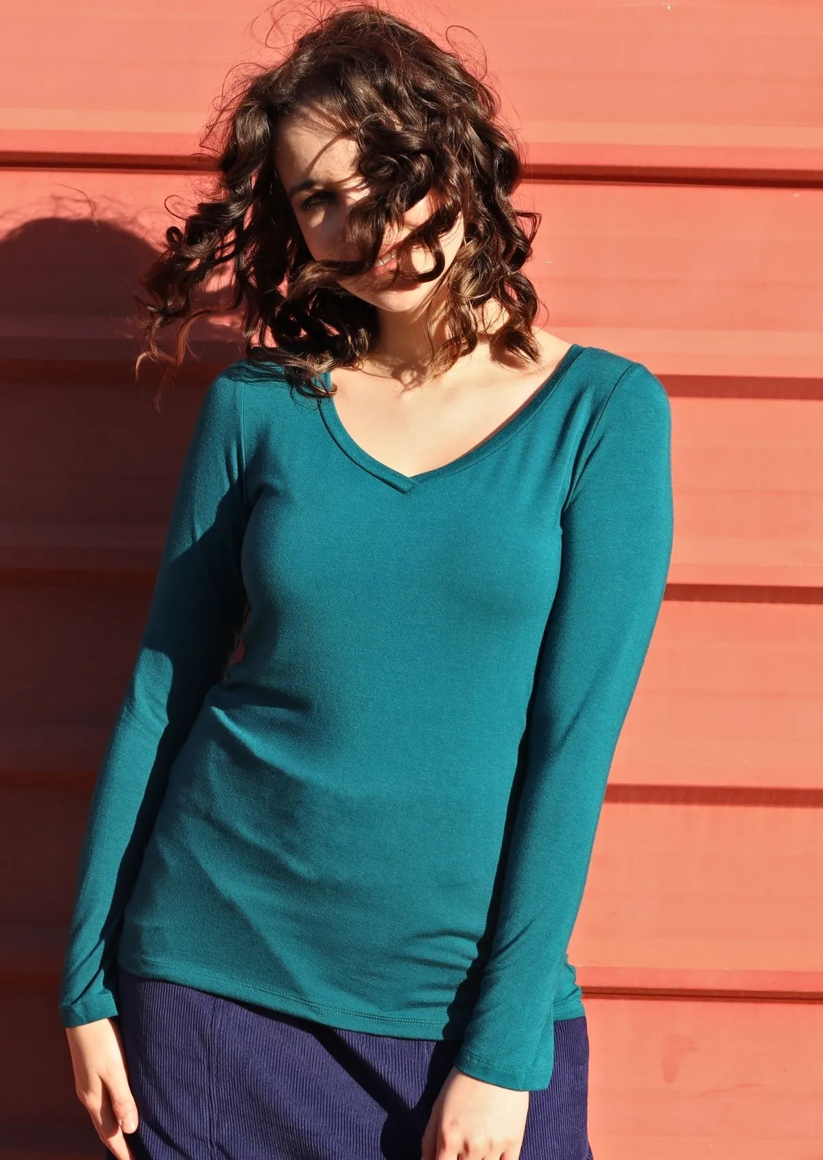 Long Sleeve Stretch V-neck Top Teal