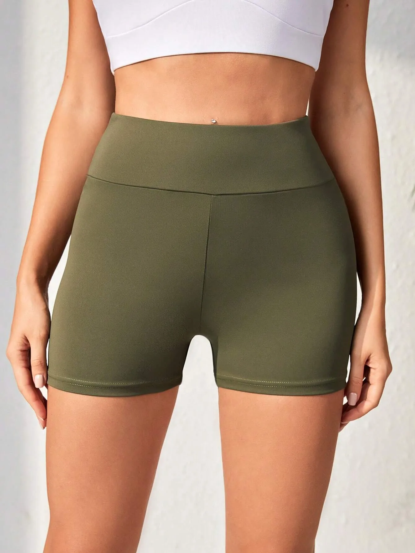 Nia Wide-waistband Flap Pockets Gym Shorts