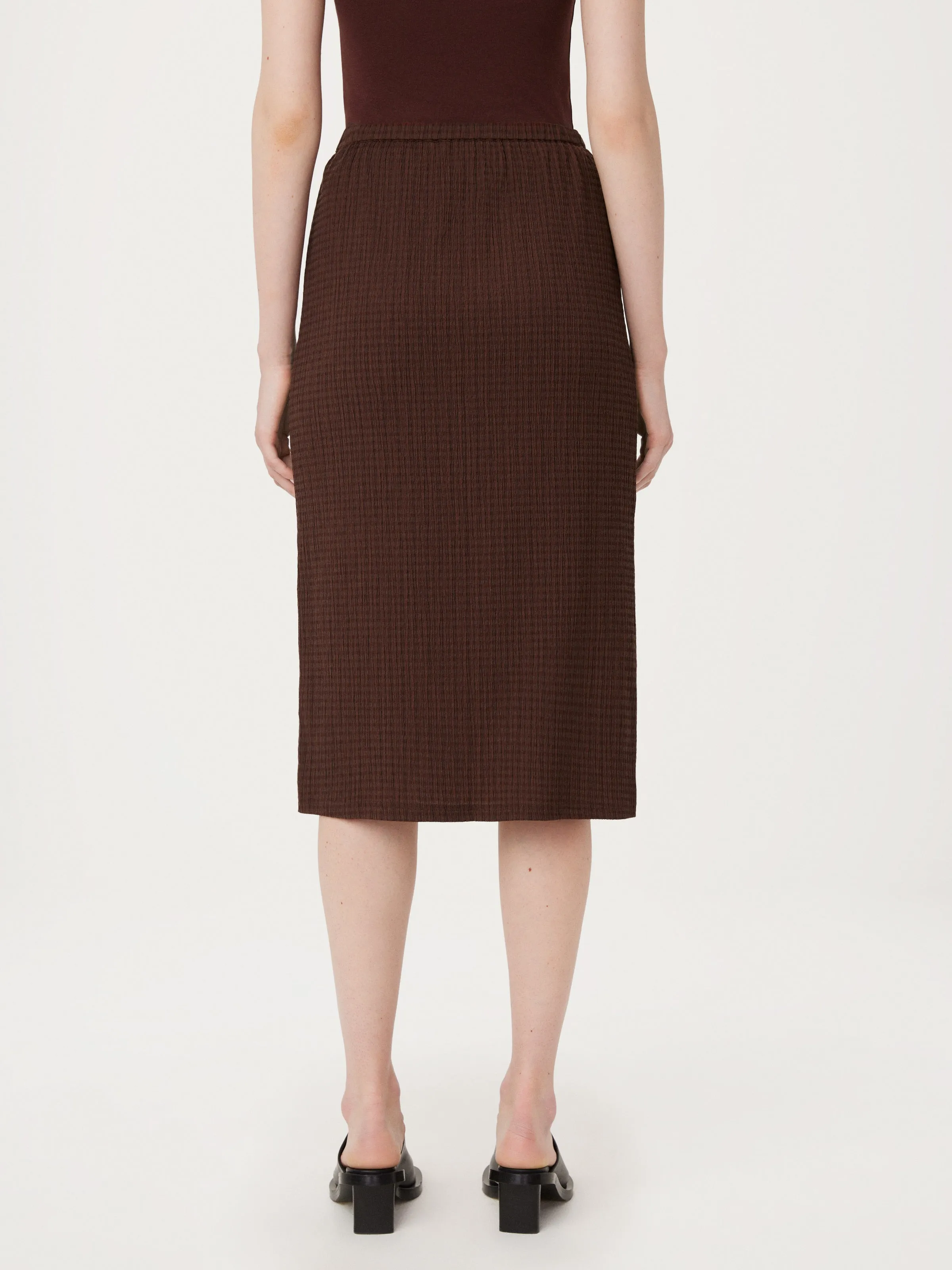 The Crinkle Textured Midi Skirt in Mahogany