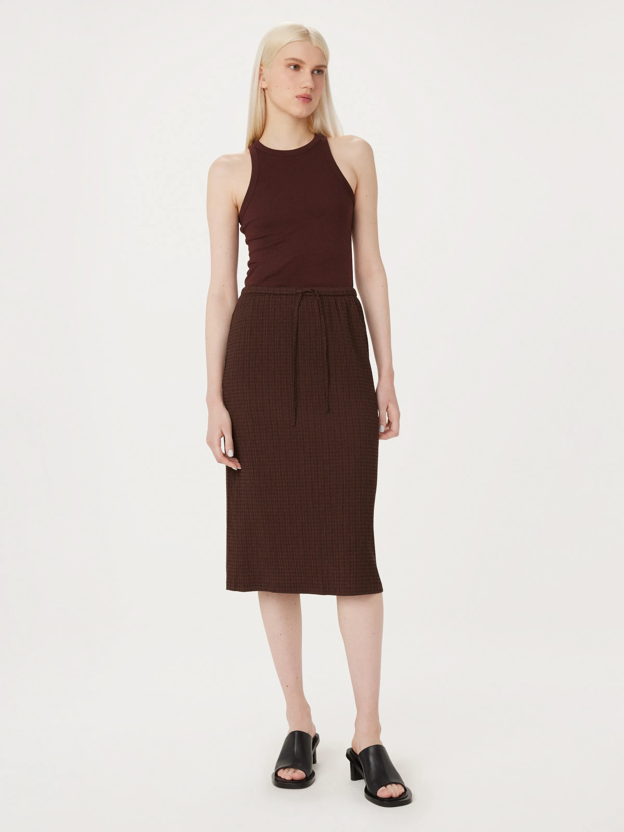 The Crinkle Textured Midi Skirt in Mahogany